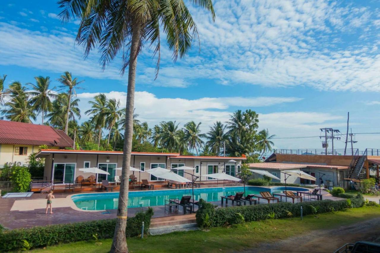 The Ford Sunset Beach Resort Wok Tum Exterior photo