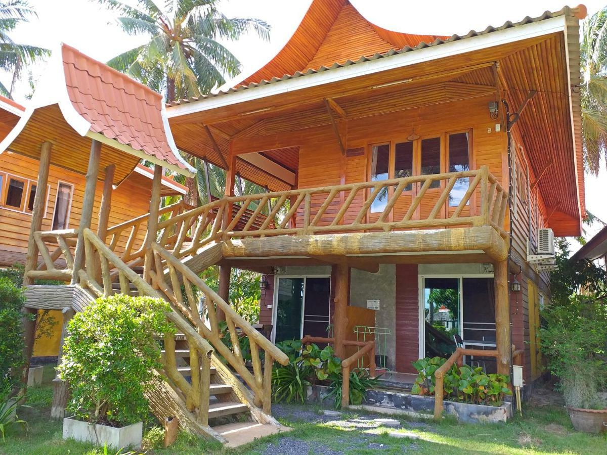 The Ford Sunset Beach Resort Wok Tum Exterior photo